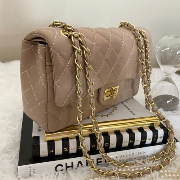 High Quality Quilted Classic Bag | Beige - Picture 2 of 7